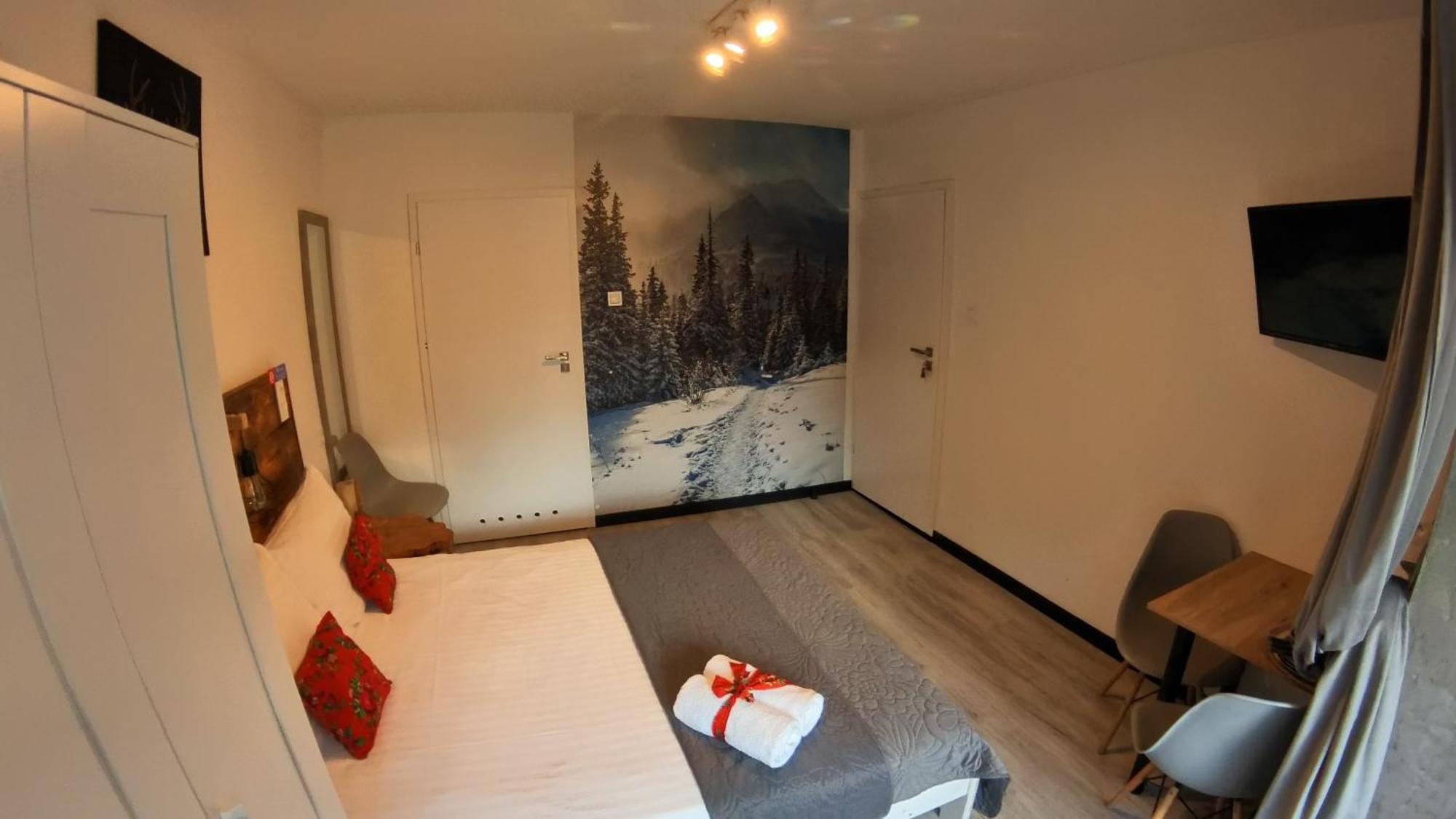 שצ'צ'ירק Beskidzka Guest House מראה חיצוני תמונה