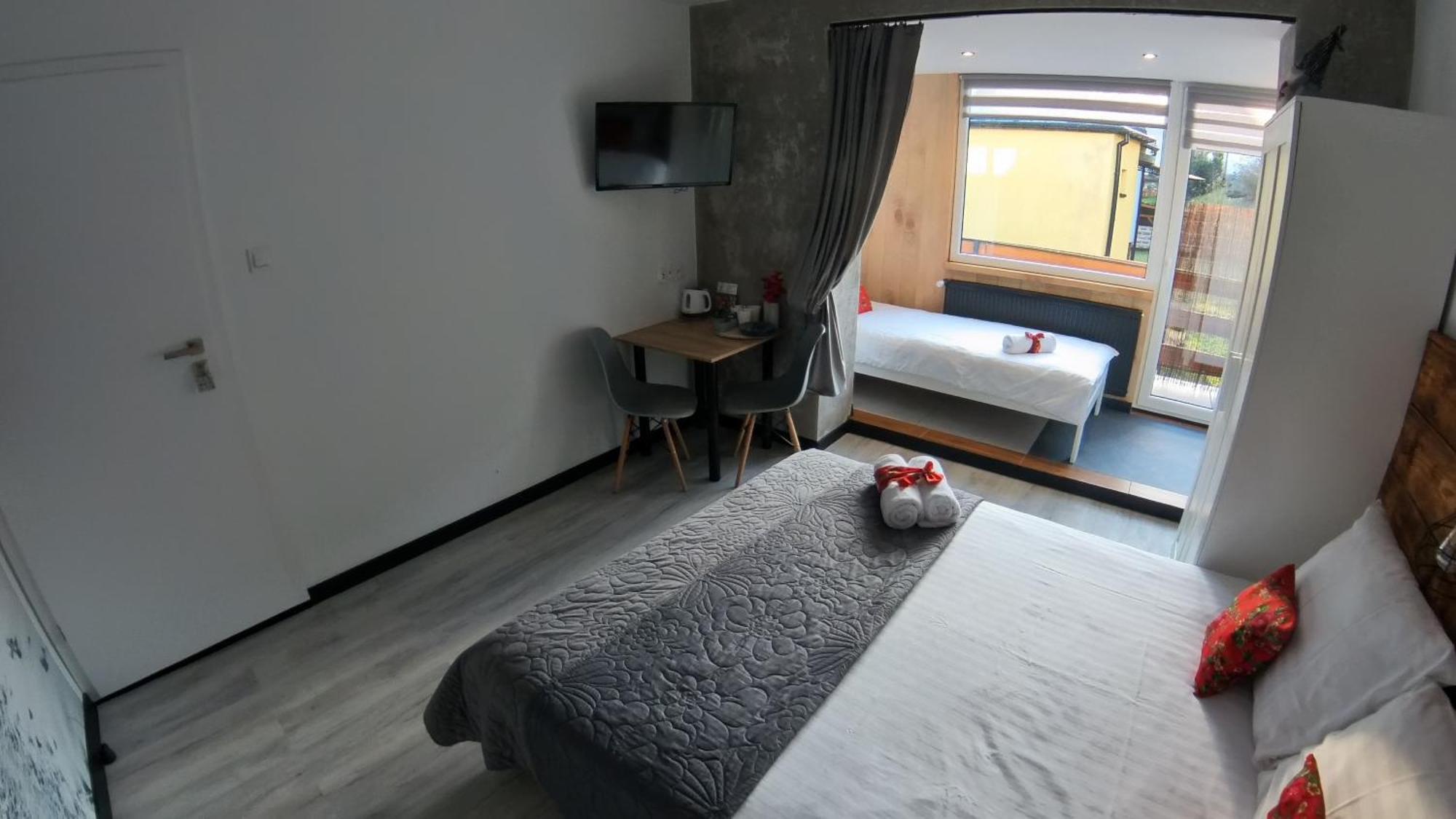 שצ'צ'ירק Beskidzka Guest House מראה חיצוני תמונה