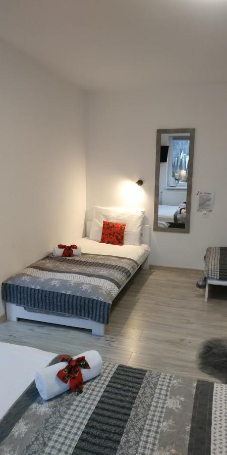שצ'צ'ירק Beskidzka Guest House מראה חיצוני תמונה